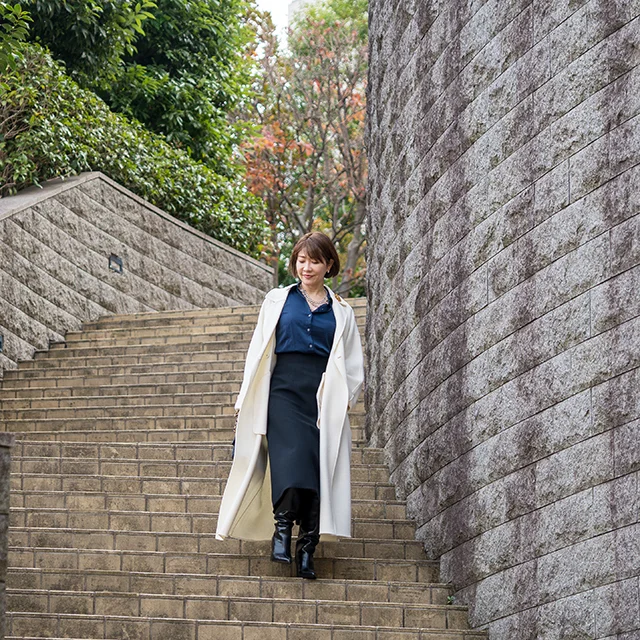 40代きれいめファション　　マリソル美女組　集英社　40代ファッションコーディネート 50 代スカートコート　バナナリパブリックのブラウス　エレンディークのコーディネート　シャネルマトラッセ　女子会コーデ 