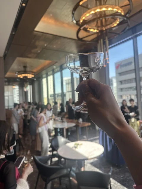 美女組オフ会へ｜ドレスコード春色コーデは水色シアーワンピース_1_3-2