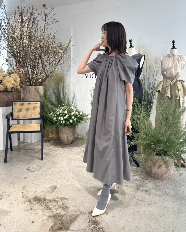 仕事と学校行事を一着で完結！品格を支える「アナウンサー服」が最強です【Audire】_1_12-1