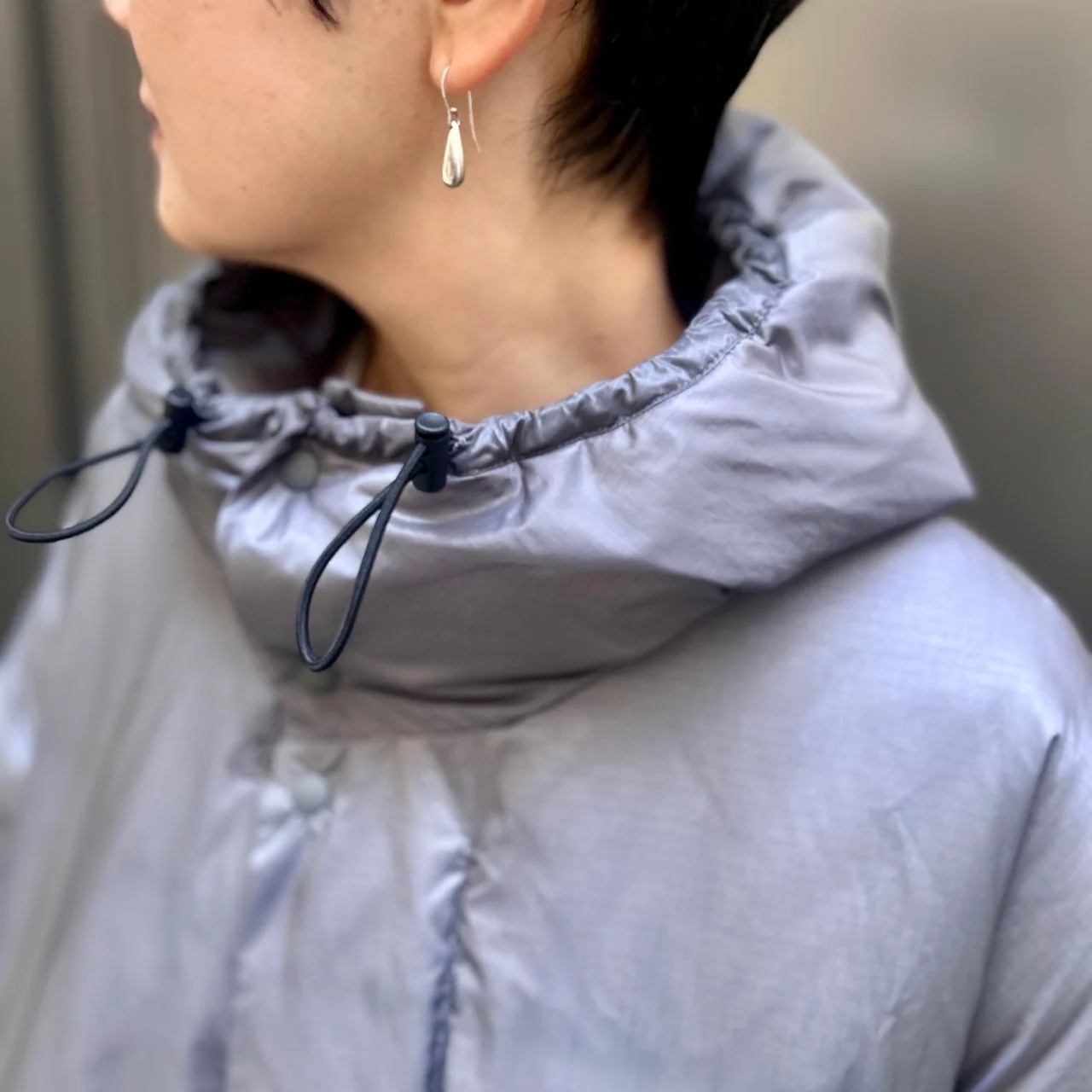 ロングダウン　首元とフード　