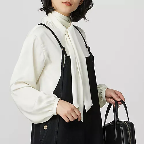 エムセブンデイズ　2WAY艶ボウタイブラウス