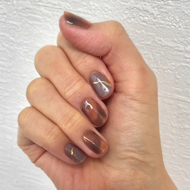 【ズボラ主婦必見】不器用で二枚爪な私が感動した「貼るだけ」カスタムネイル_1_1