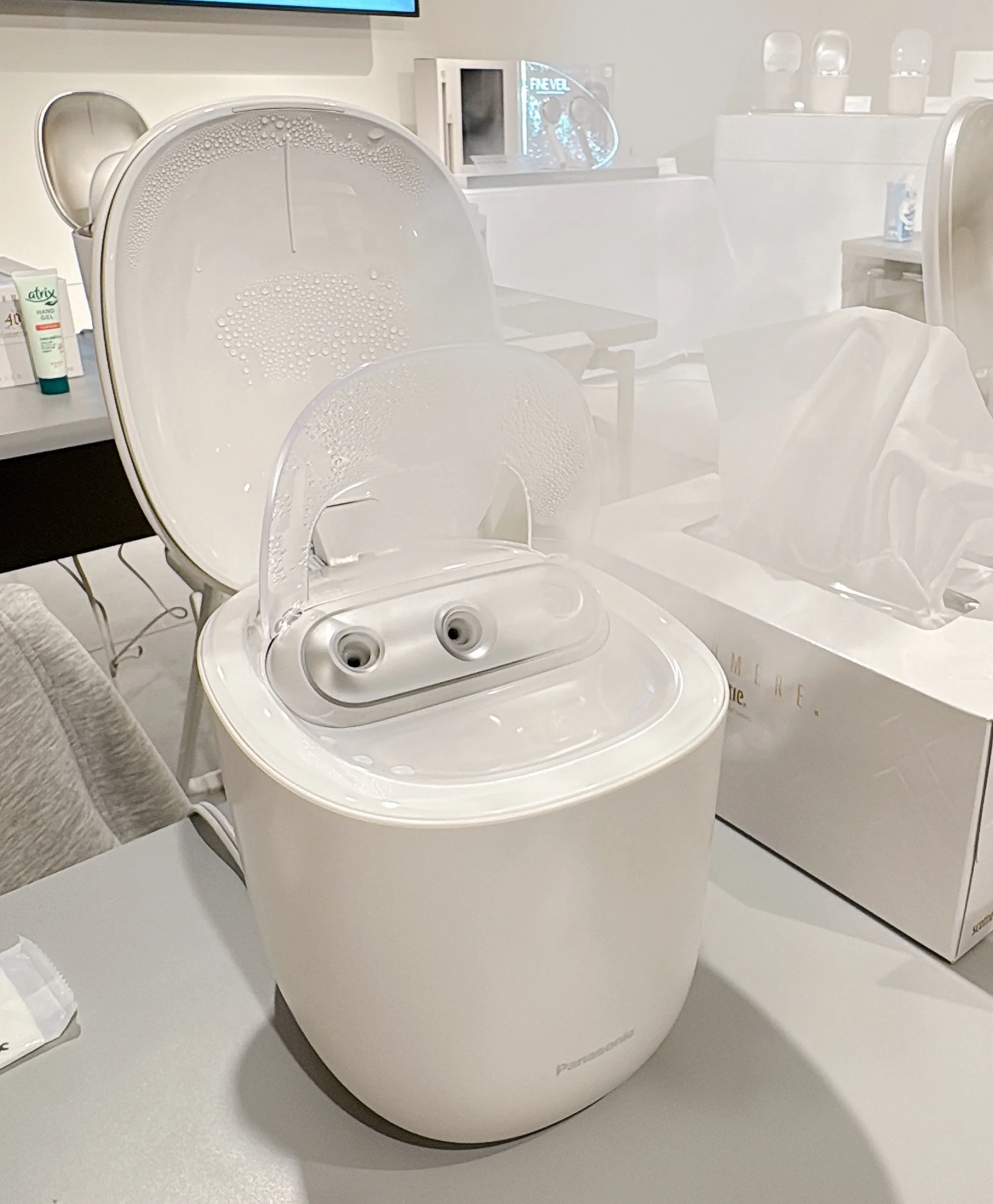 2025 新作　パナソニック　パナソニックビューティ　スチーマー　実際のスチームの写真