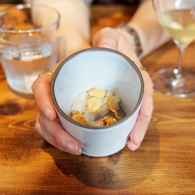 兜町グルメ　ビストロyenレースワンピースコーディネート　40代のきれいめコーディネート　女子会　お正月ランチ　