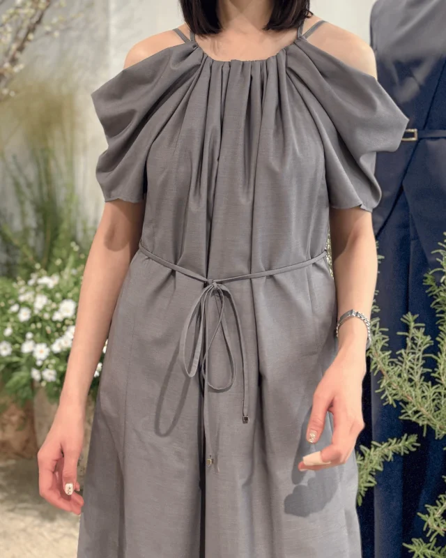 仕事と学校行事を一着で完結！品格を支える「アナウンサー服」が最強です【Audire】_1_13-1