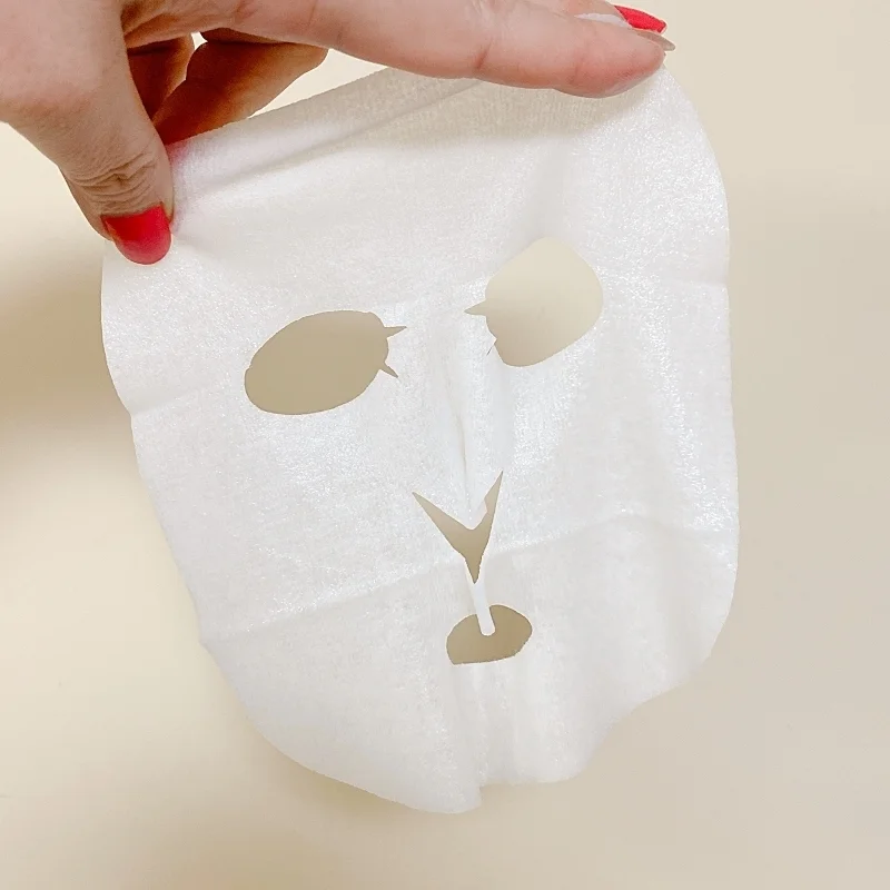 袋から取り出したマスクの形状
