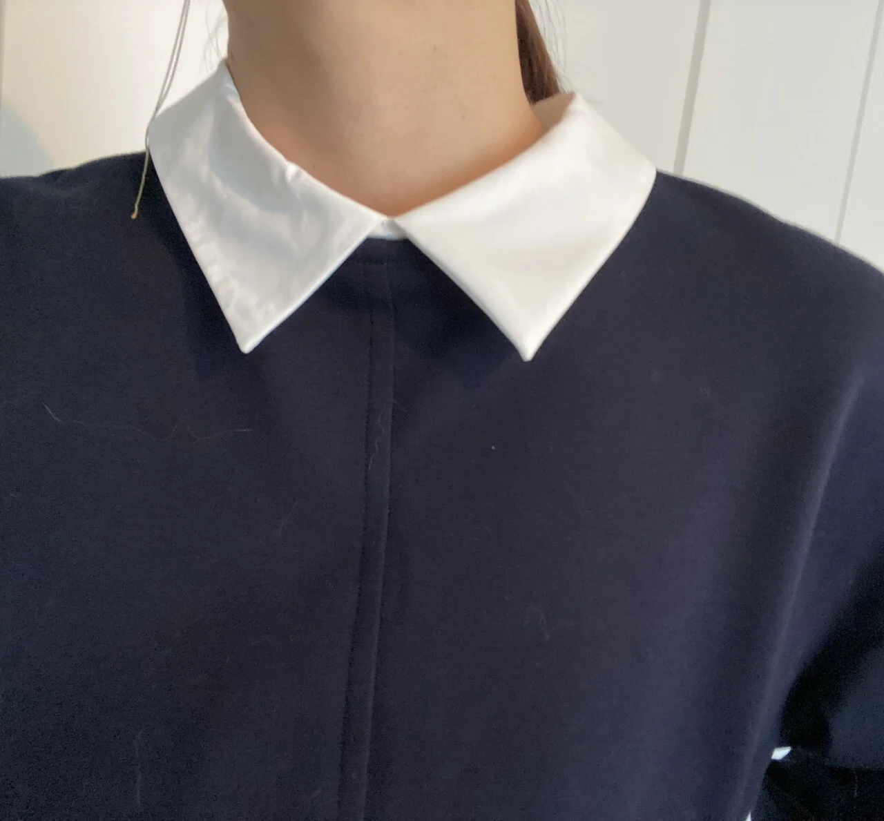 エムセブンデイズ　襟つき２WAYトップス　首もと