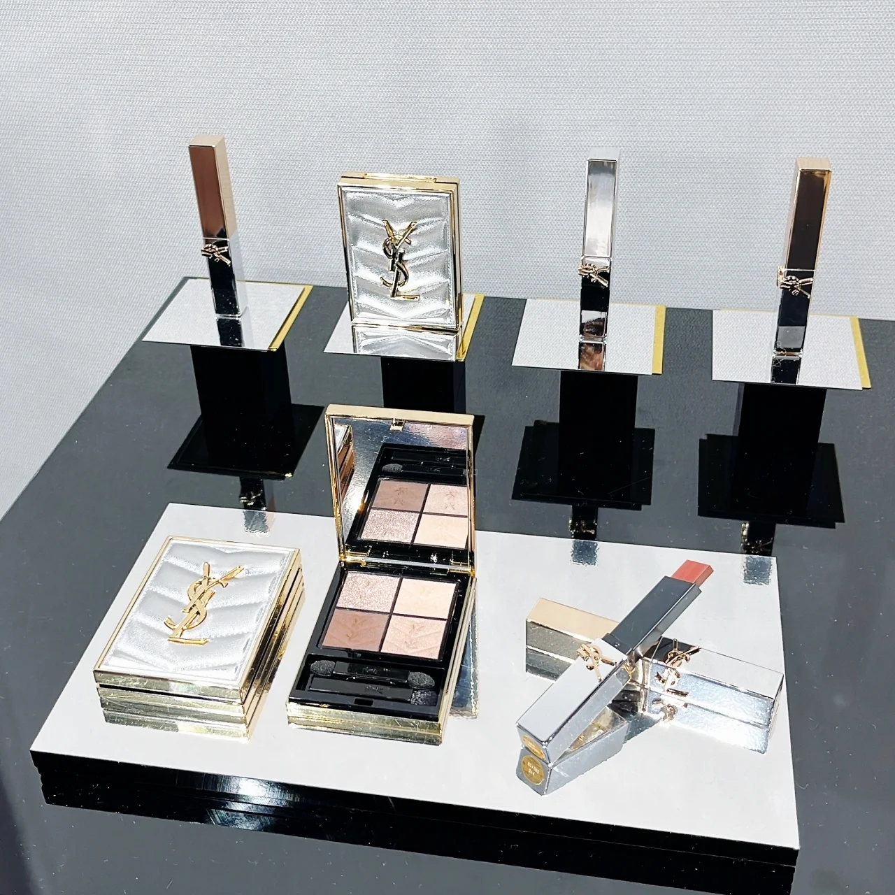 ９/20全国発売「METALIC CLASH COLLECTION」　イヴ・サンローラン ボーテ　YSL　全アイテムの写真