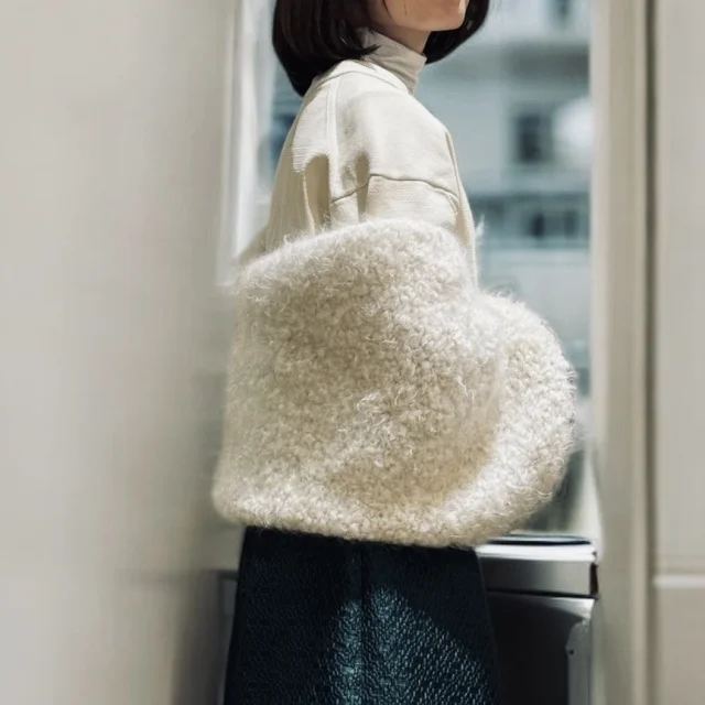 白にふれる冬。EAUVIREのハンドニットボレロ_1_4-1