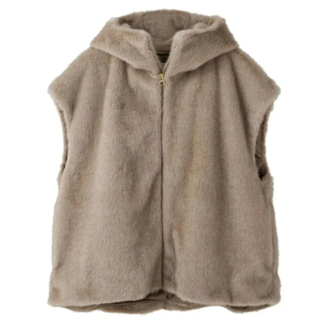 【2025年秋冬アラフォーファッション】防寒もおしゃれも叶えるファーベスト_1_1