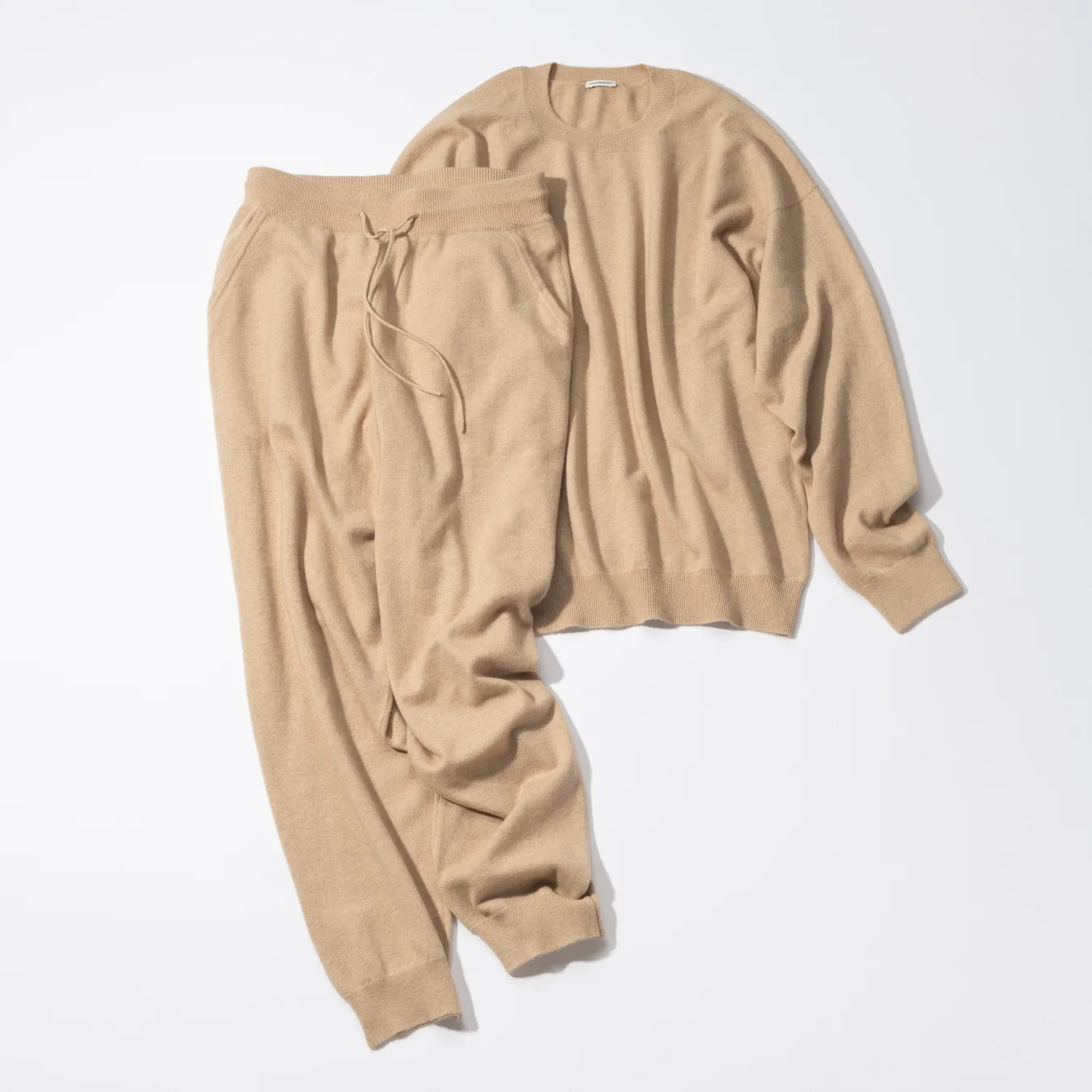  HYKEのブラウンポロニット