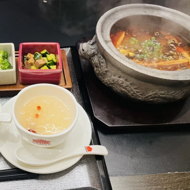 【話題の大人グルメ】名古屋で本場の四川火鍋が食べれるお店、とこの日のファッション_1_3