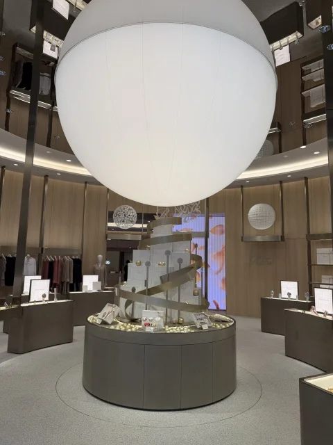 今年はホームケアに投資する！　Rifa初・EMS搭載の「リファカラットリフト」体験レポート_1_4-1