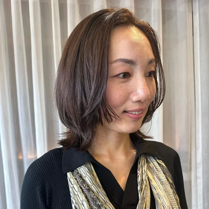 40代に似合うミディアムヘア　ヘアスタイル人気ランキング９位