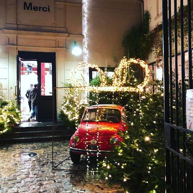 クリスマスが近づき、パリはノエルムード一色！目まぐるしく変わる