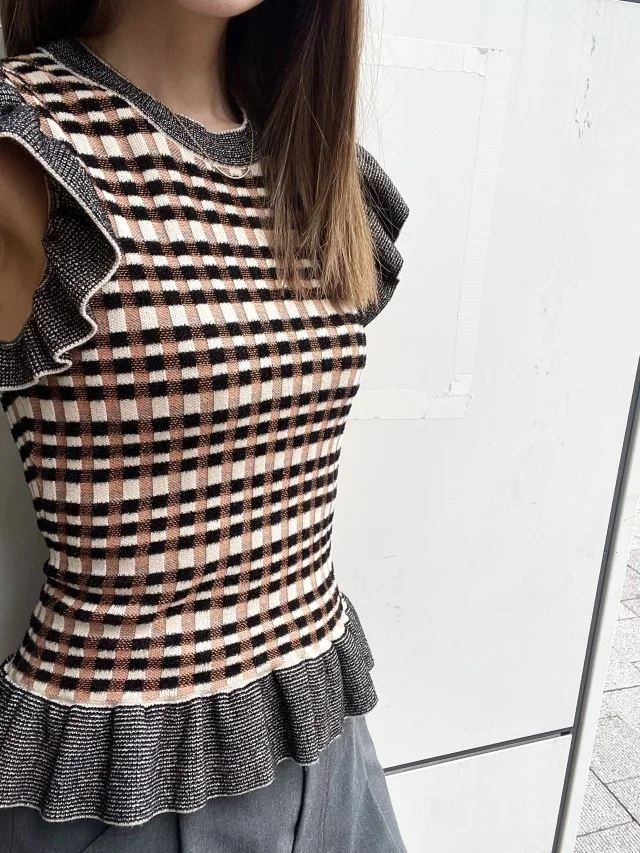 サマーニットも綺麗に着こなせます