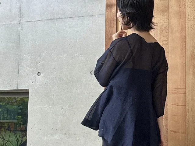 着回し力抜群！ 1er Arrondissement の大人が着映えるシアーニット。_1_9