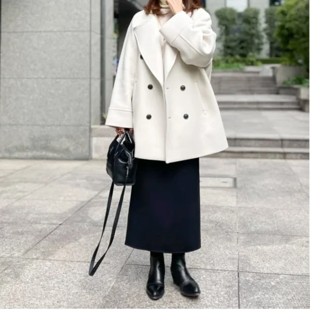 白コートの着用写真