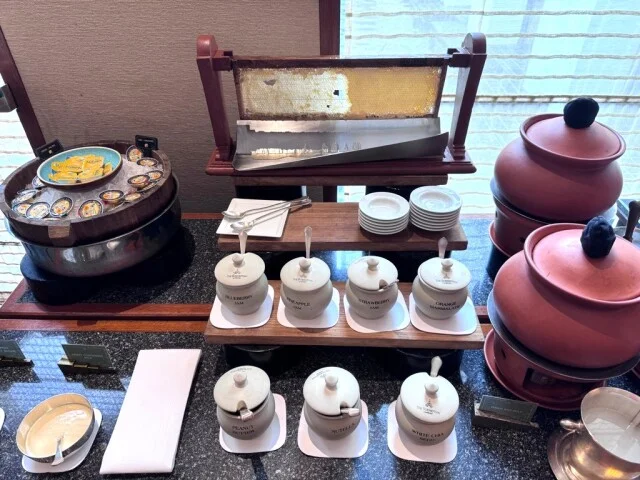 The sukhothai bangkok ホテル　スコータイ・バンコク　朝食　ビュッフェ