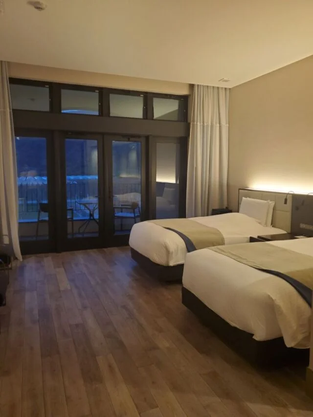 トラヴィーニュ客室インテリア、落ち着いた空間デザイン