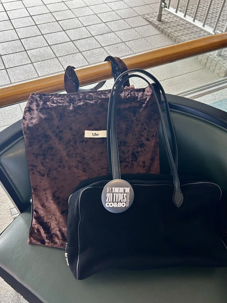 Uhr Bicolor Velour Tote