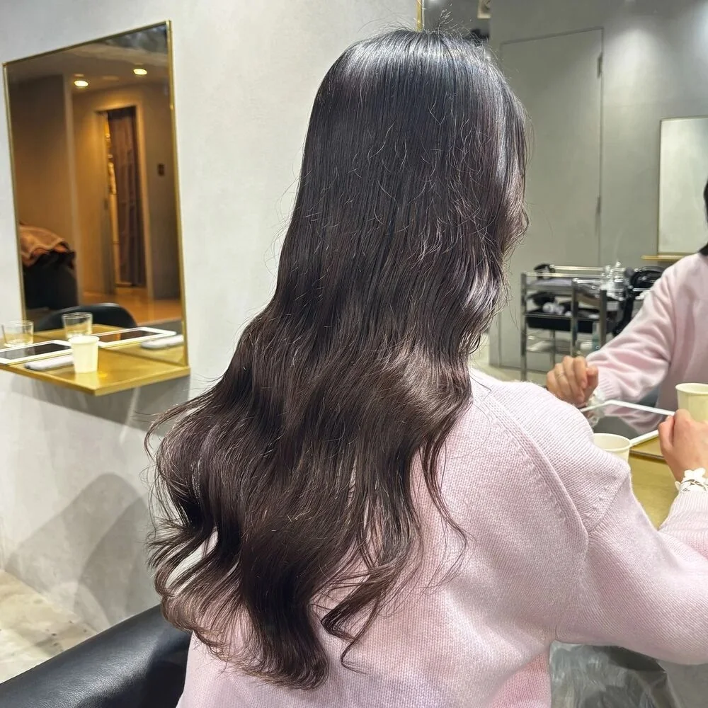 ヘアスタイリング前の人気ランキング1位のロングヘアスタイル