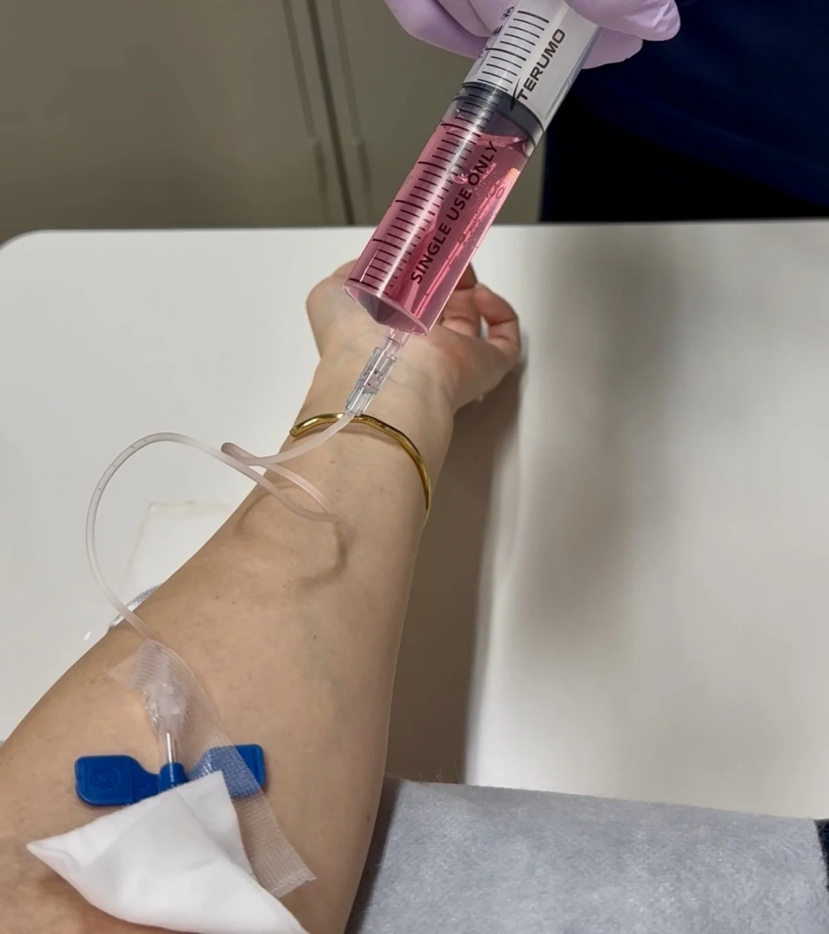 ずっと重かった体に、ご褒美を。勇気を出して美容注射へ