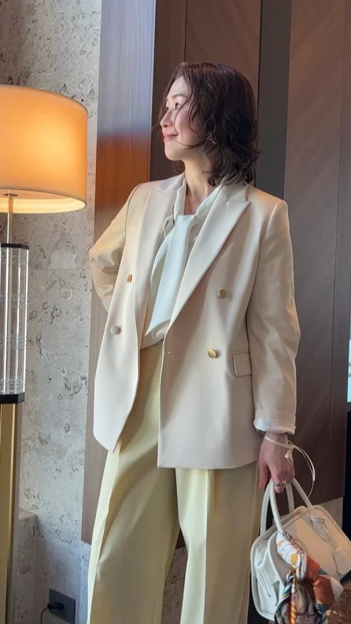 主役は春色イエローパンツ