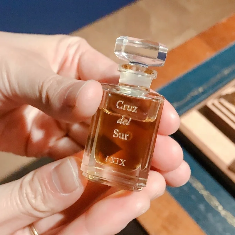 濃厚でピュアな100種の香水。「FUEGUIA 1833」で探す自分だけの 