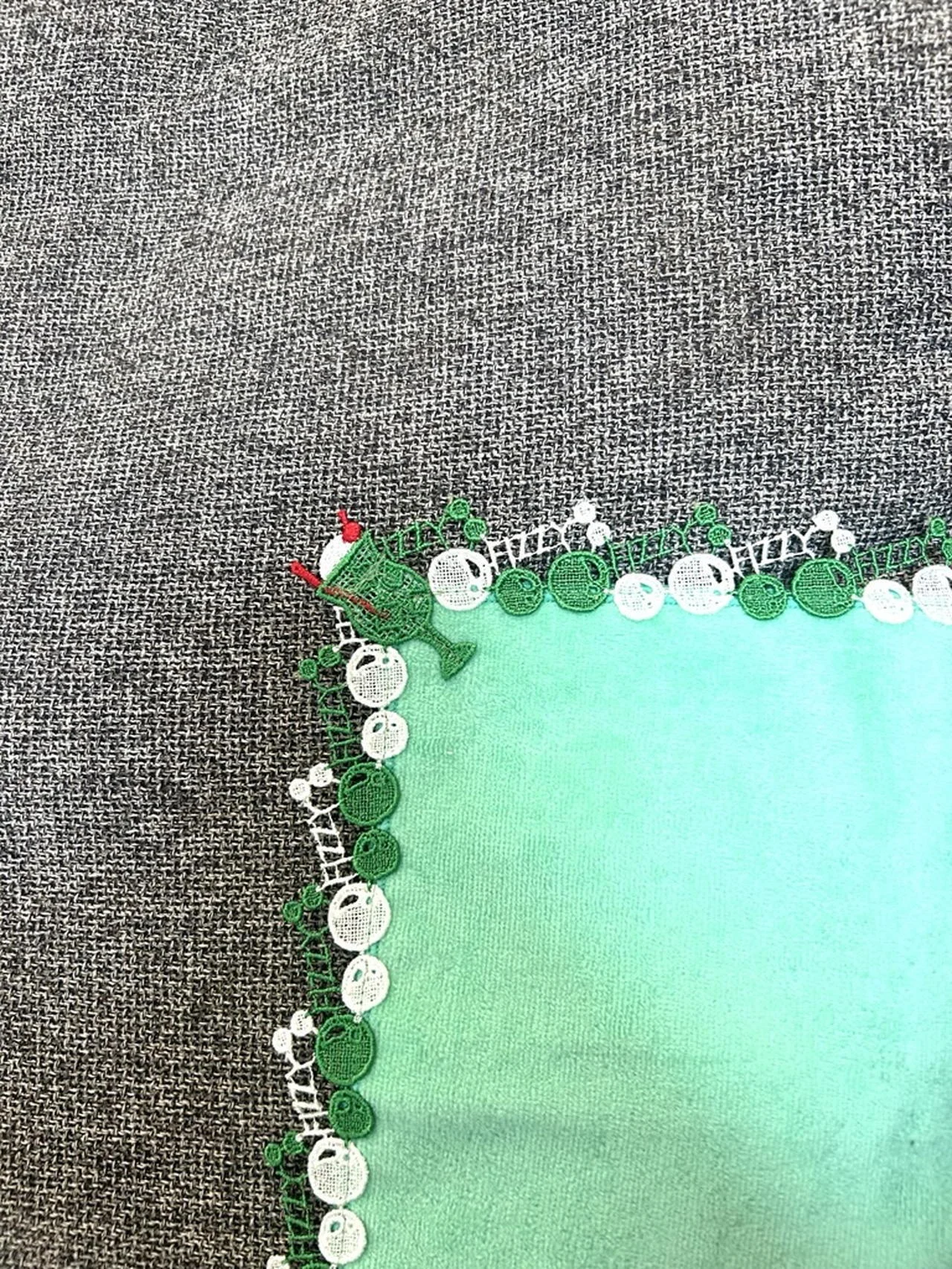 近沢レース店のメロンソーダ柄タオルハンカチ　ディテール