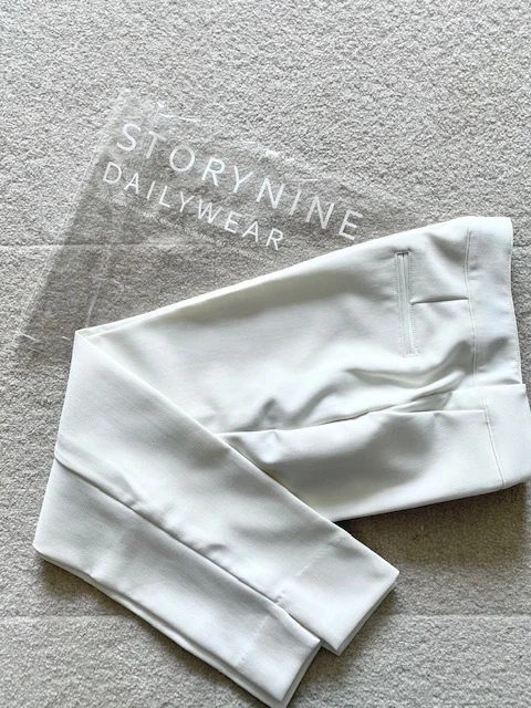 韓国通販サイトstorynineで購入した裏起毛ホワイトパンツ