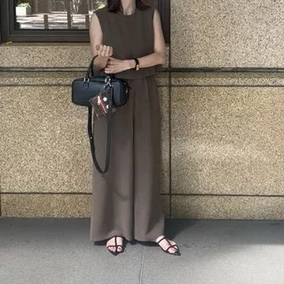 残暑でも秋を先取り！ カラー・小物・素材でつくる「晩夏→初秋コーデ」【40代ファッション】_1_3-2
