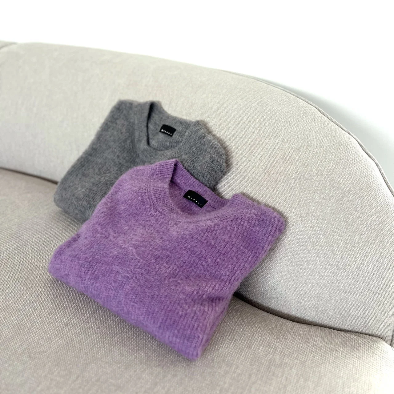モヘア混ふわ軽コンパクトニット　ラベンダー、グレー