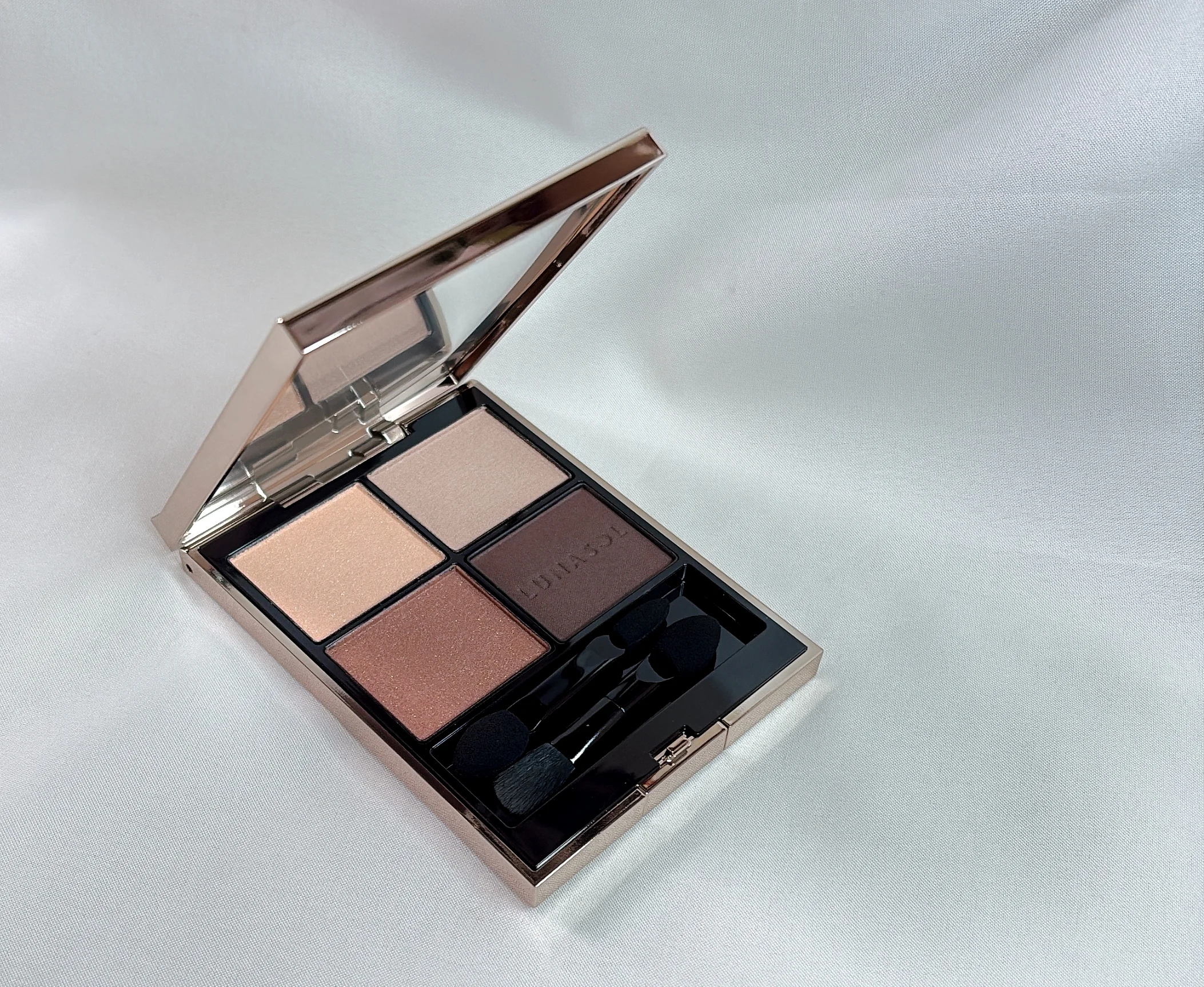 2026年春新色　LUNASOL　ルナソル アイカラーレーション N　17 ネオデプス