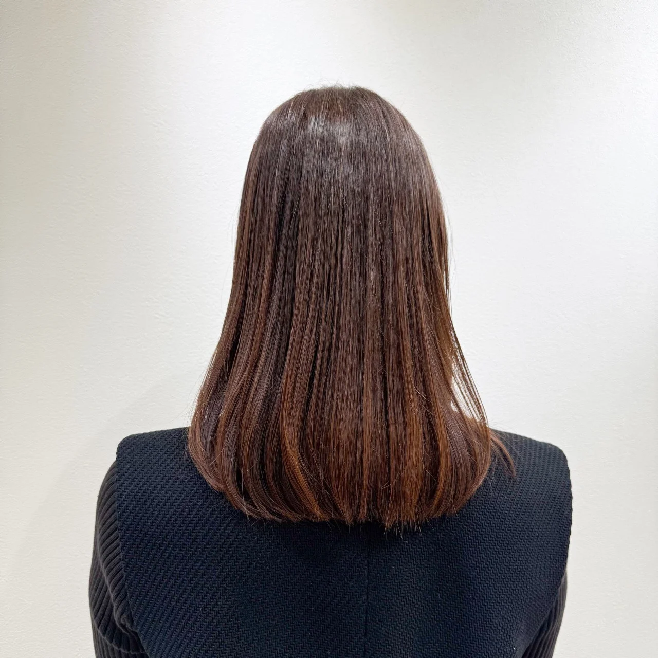 40代のミディアムヘア　後ろ