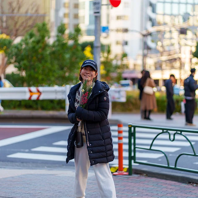 batonerニットのコーディネート　cacapehorn ダウンコーデ　40代きれいめコーデ　50代きれいめコーデ　ホワイトパンツコーデ