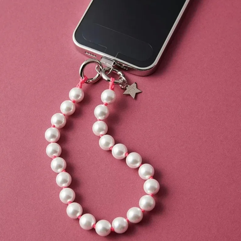 「CADEAUXカドー PLUSプラス」 の パールスマホストラップ
