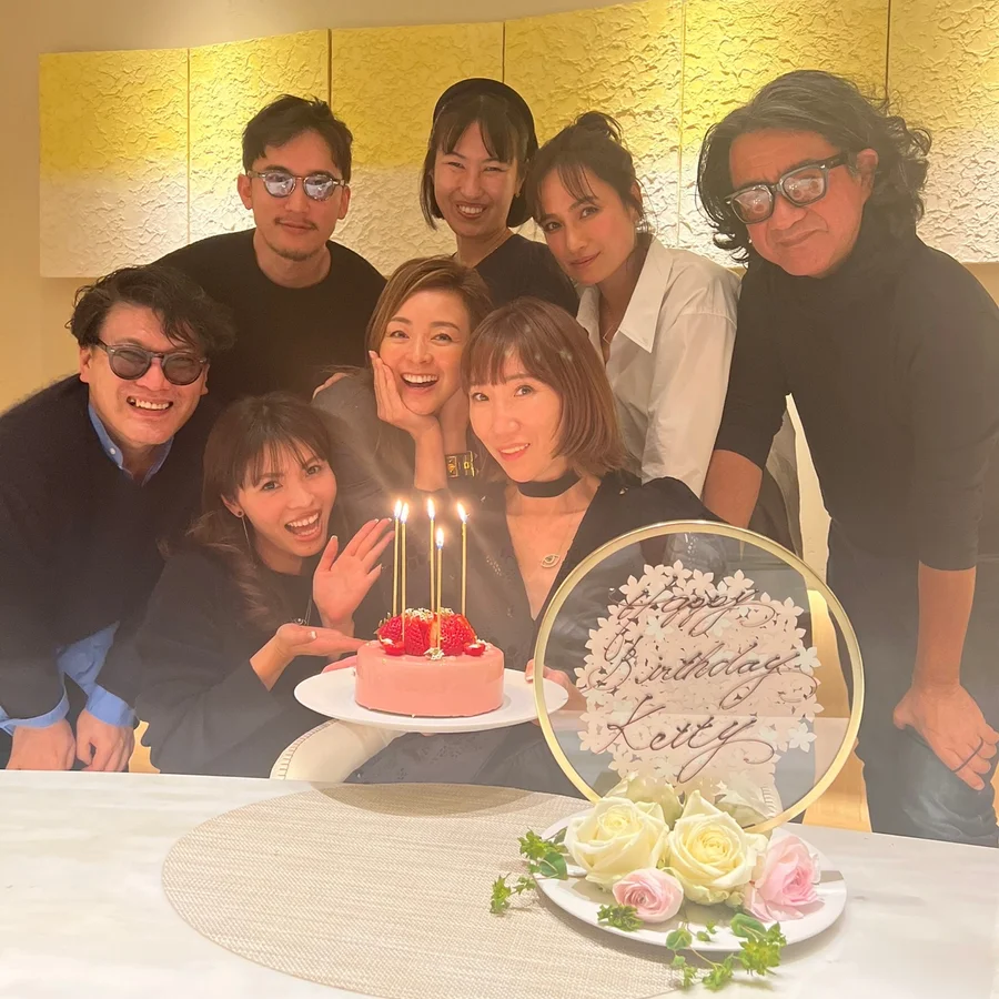 SHIHOのデジカメ日記　佐々木敬子さんのお誕生日を友人達とお祝い。