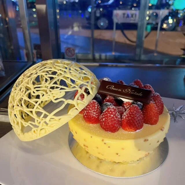 六本木のホテル、グランド ハイアット 東京のクリスマスケーキ2025の画像