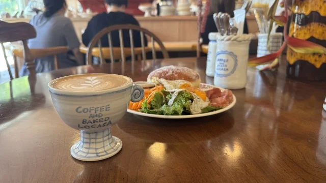 朝からハッピーな時間を過ごせる場所発見!coffee & baked LOCASA_1_4