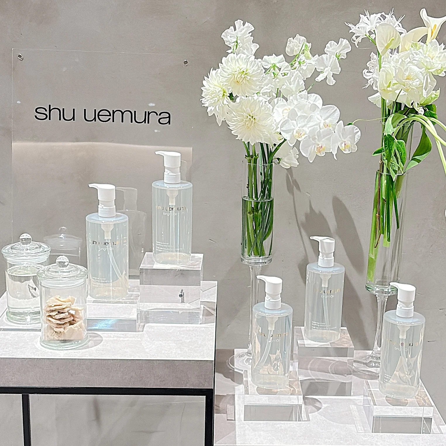 シュウ ウエムラ ブライト クレンジング オイル 発表会の写真