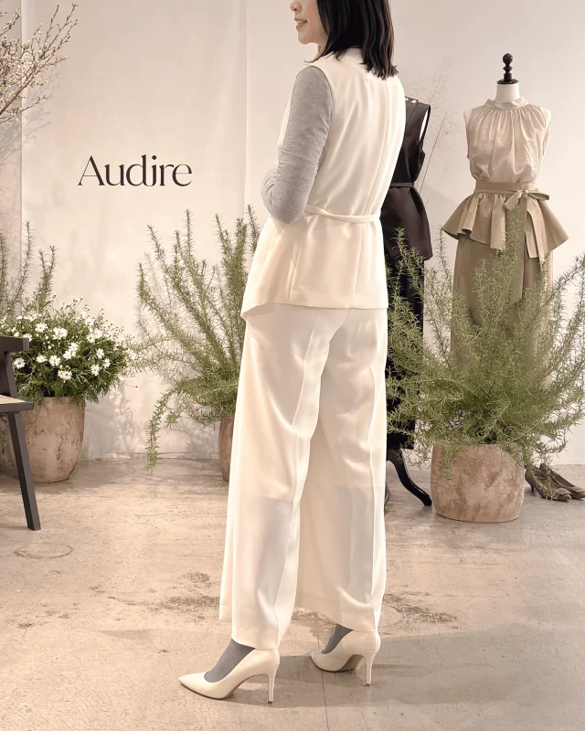 仕事と学校行事を一着で完結！品格を支える「アナウンサー服」が最強です【Audire】_1_11-3