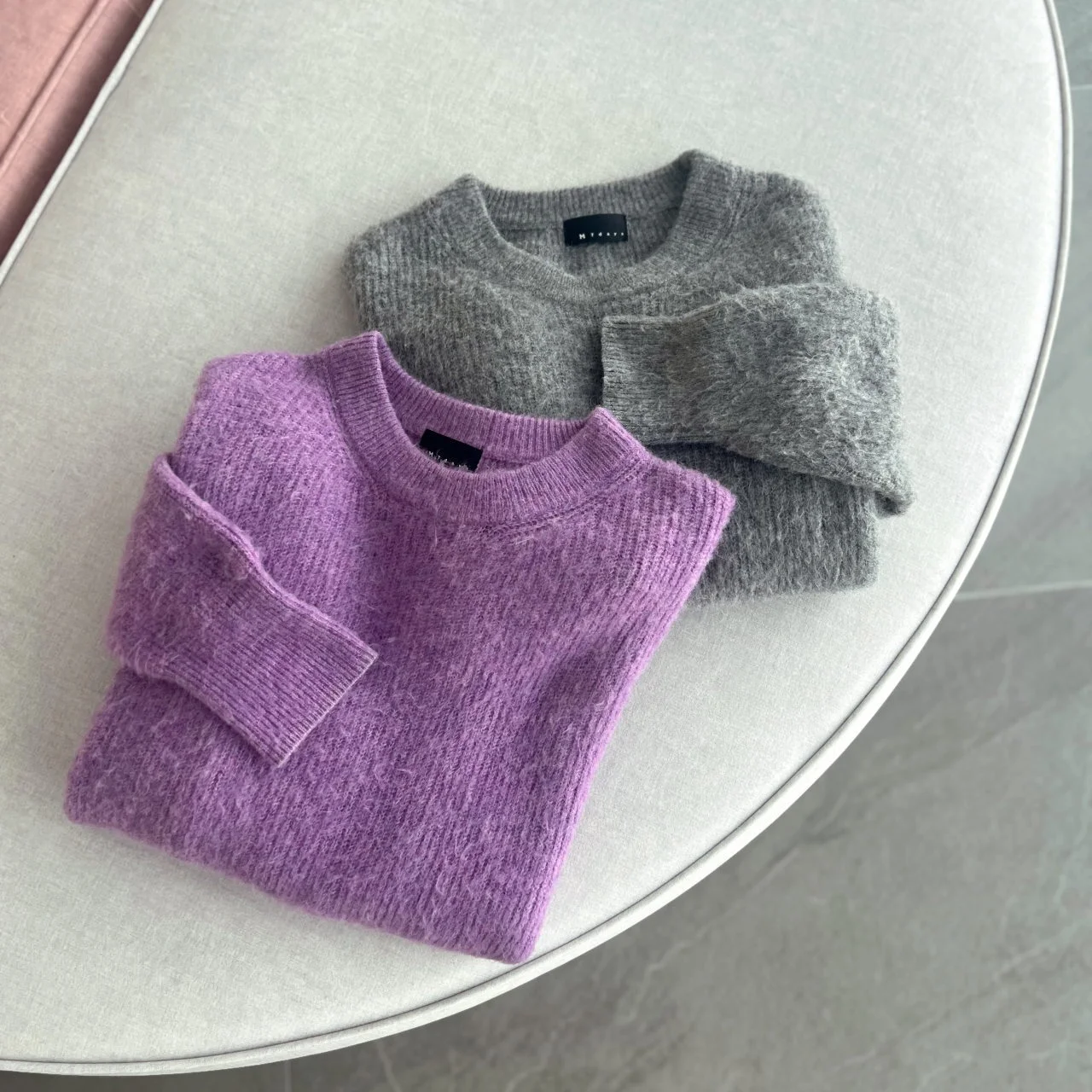 モヘア混ふわ軽コンパクトニット　ラベンダー、グレー
