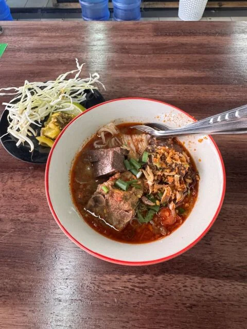 チェンマイ　ナムギャオ　市場