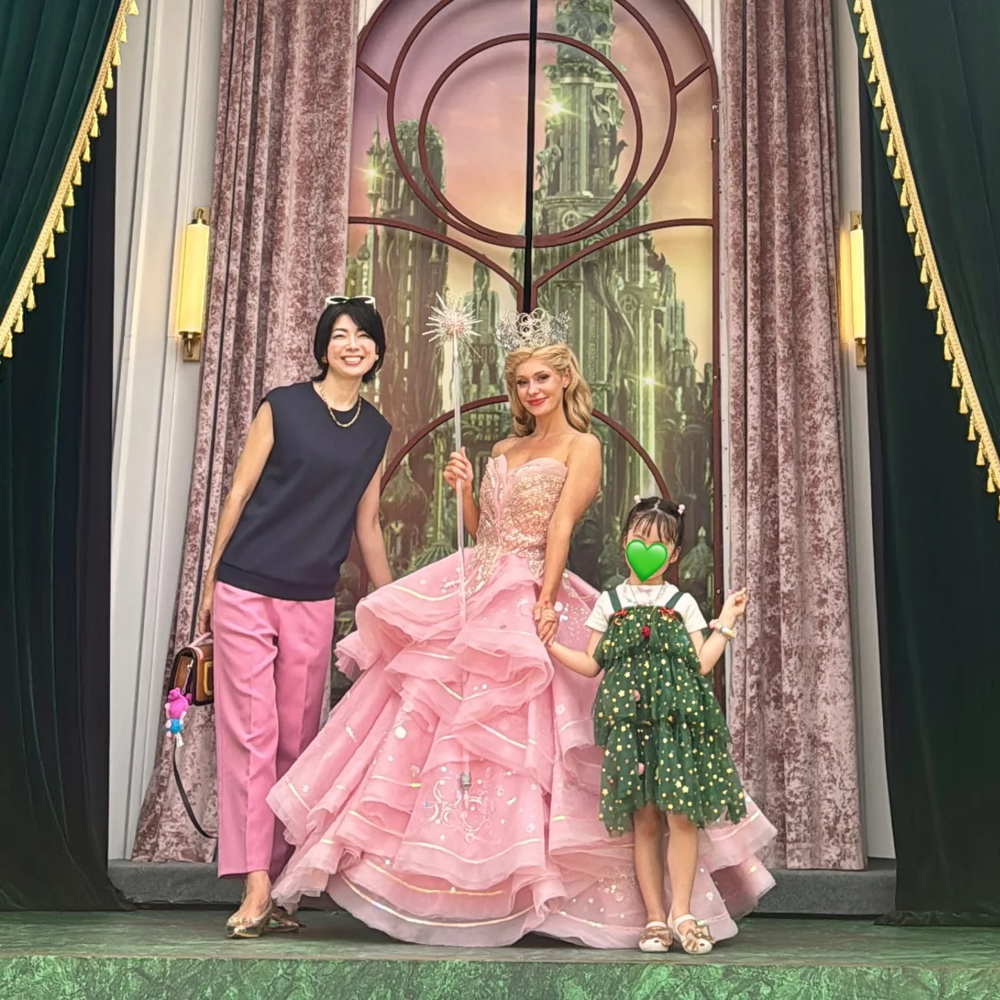 クリスマスより“WICKED”で盛り上がる、ユニバーサルスタジオシンガポール！