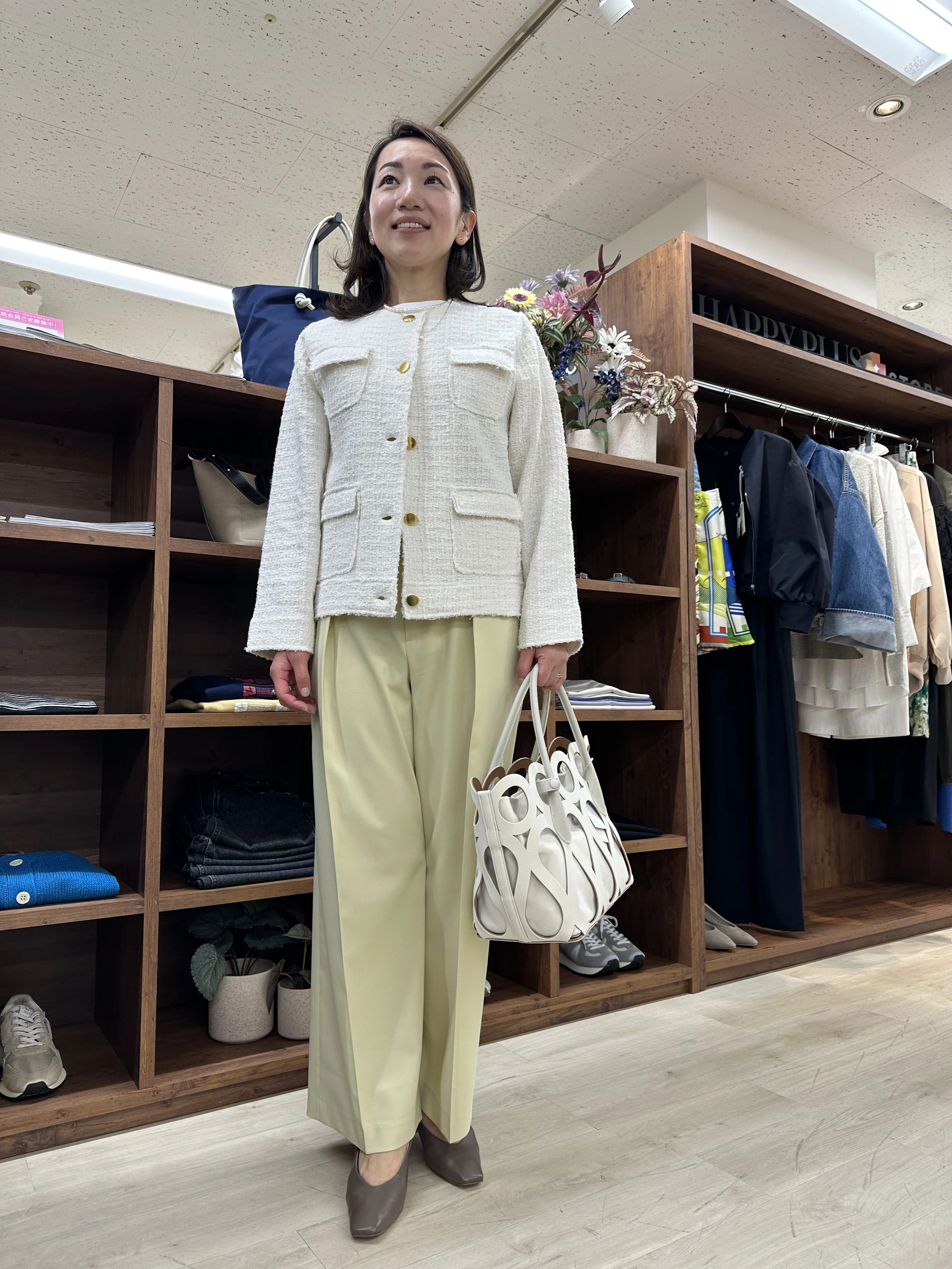 【アラフォーファッション】大人の華やかスタイル「お久しぶりの結婚式に招待されたら何着ていく？」_1_6