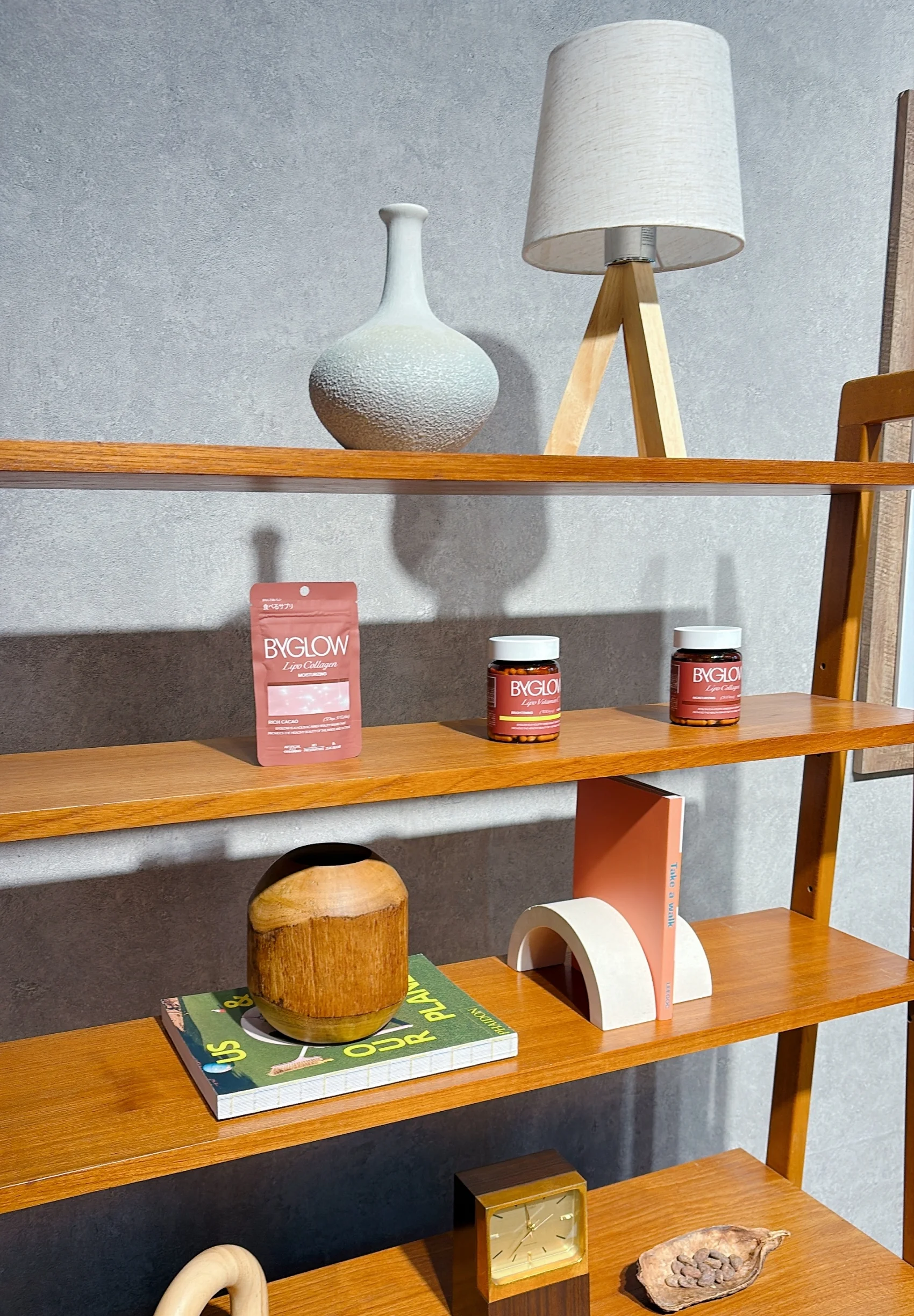 2025 新作コスメ　ByGLOW サプリメント　発表会の展示　そして、佇まいもなんだかおしゃれなんですよね。ここにもK-Beautyのエッセンスを感じます。