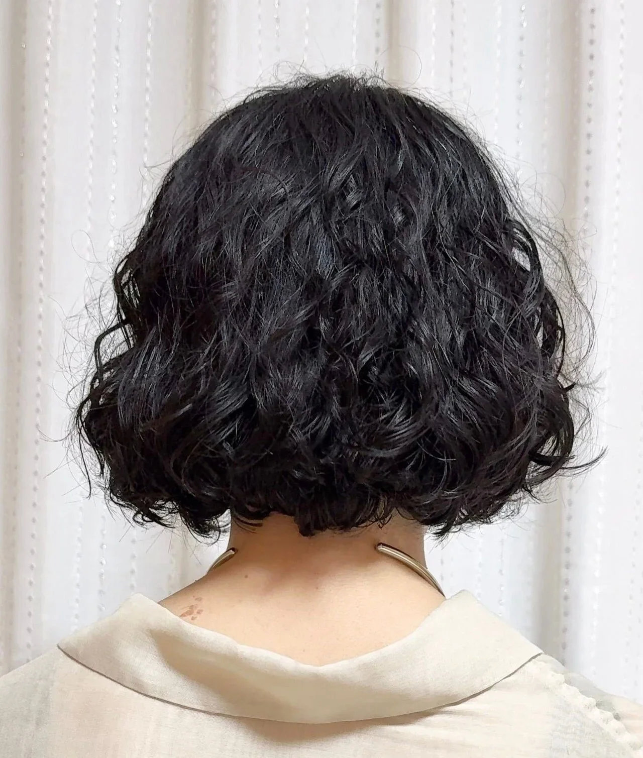 後ろから見た　40代人気ボブムヘアスタイル10位