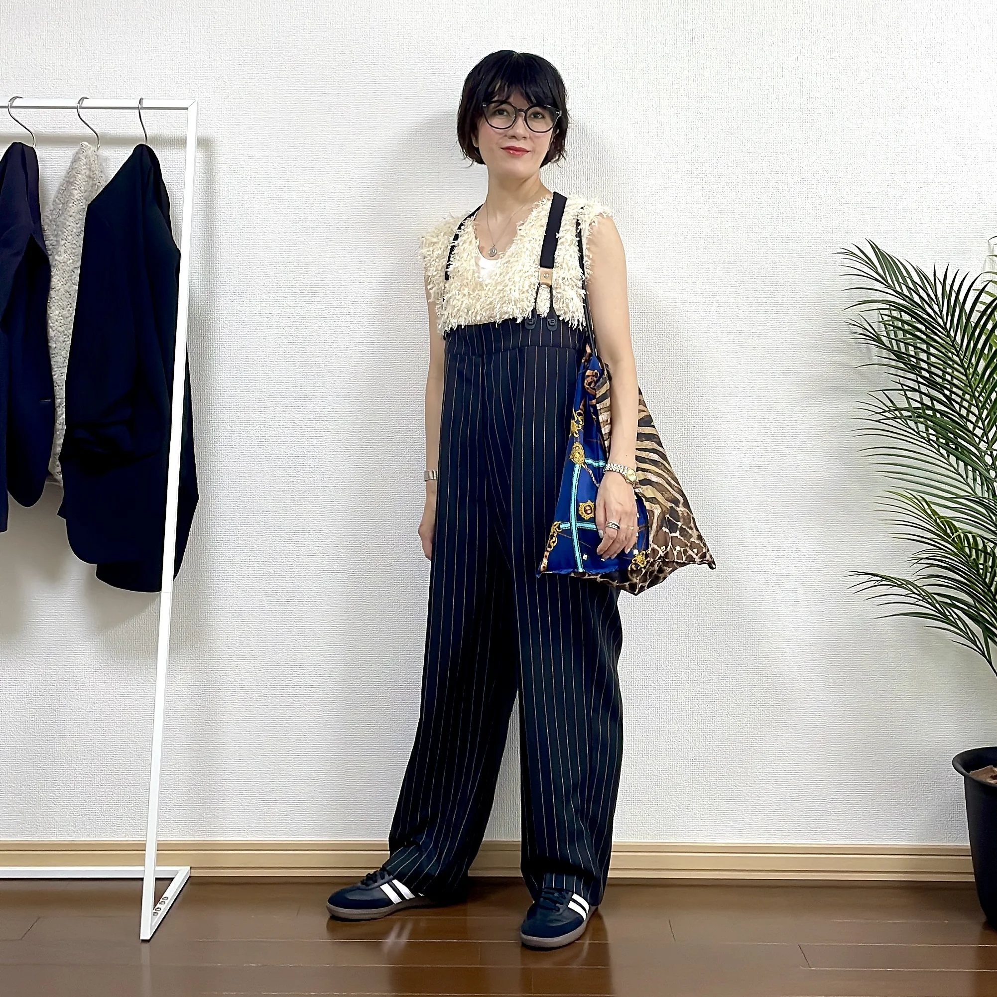 大人な洗練感を叶えるきれいめローテクスニーカーコーデ