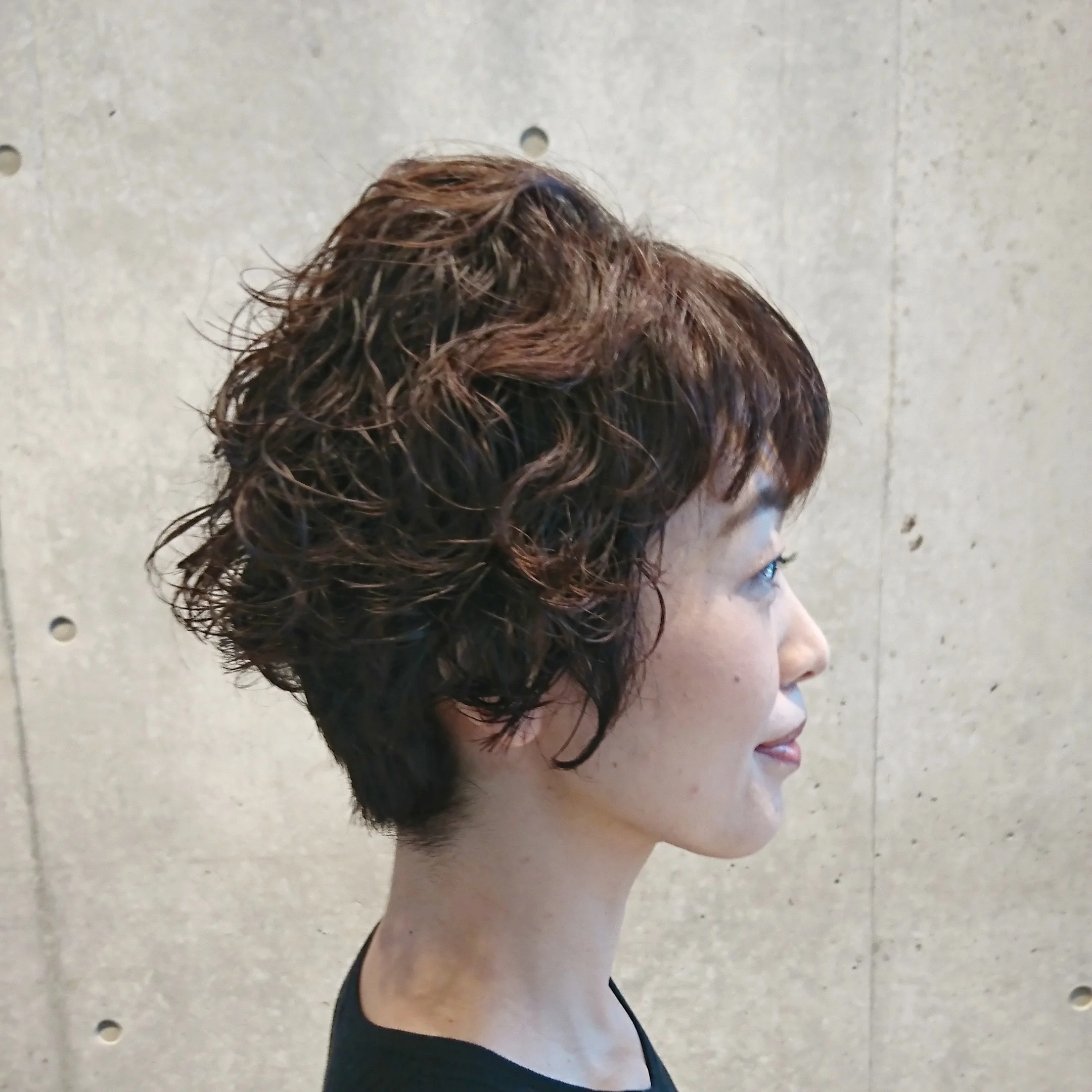 ショートヘアスタイルも季節に合わせて！